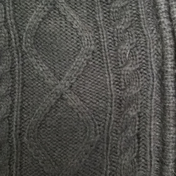 Black Fisherman Knit Sweater Vest with Faux Fur  -L - NWT - Picture 3 of 9